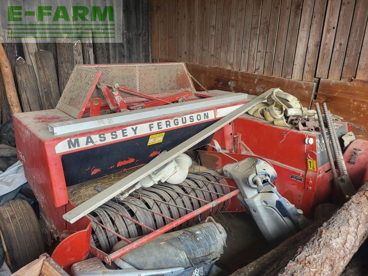 Hochdruckpresse Türe ait Massey Ferguson 124, Gebrauchtmaschine içinde NIEDERWÖLZ (resim 1)