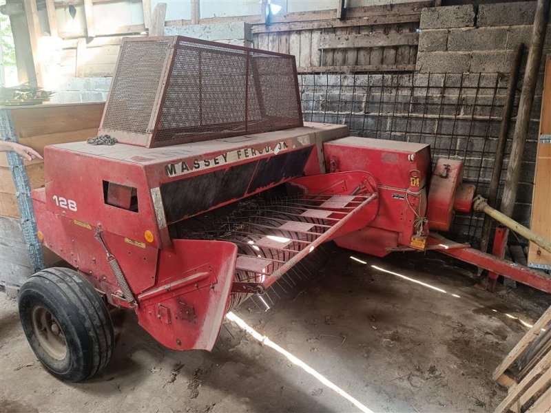 Hochdruckpresse typu Massey Ferguson 128 småballe presser, Gebrauchtmaschine v Egtved (Obrázok 1)