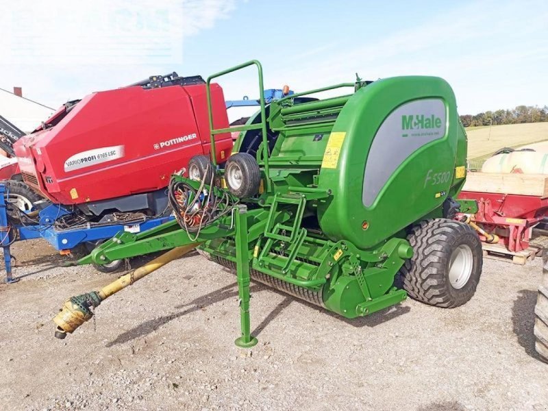 Hochdruckpresse van het type McHale f5500 rundballenpresse, Gebrauchtmaschine in SANKT MARIENKIRCHEN BEI SCHÄRDING (Foto 1)