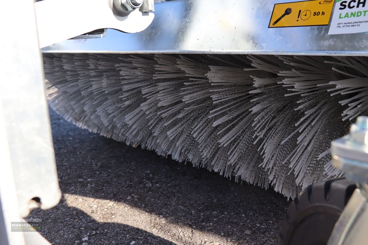 Hochdruckreiniger tip Sonstige Fliegl AgroCenter Kehrmaschine 1550, Vorführmaschine in Gampern (Poză 15)