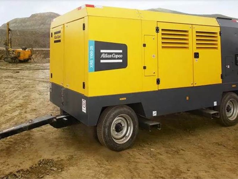 Hof-Kompressor типа Atlas Copco XRVS 476 / X AIR 1100 - 25, Gebrauchtmaschine в Waregem