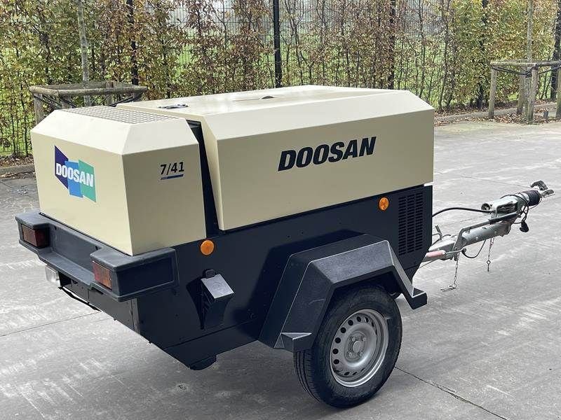 Hof-Kompressor Türe ait Doosan 7 / 41 - N, Gebrauchtmaschine içinde Waregem (resim 5)