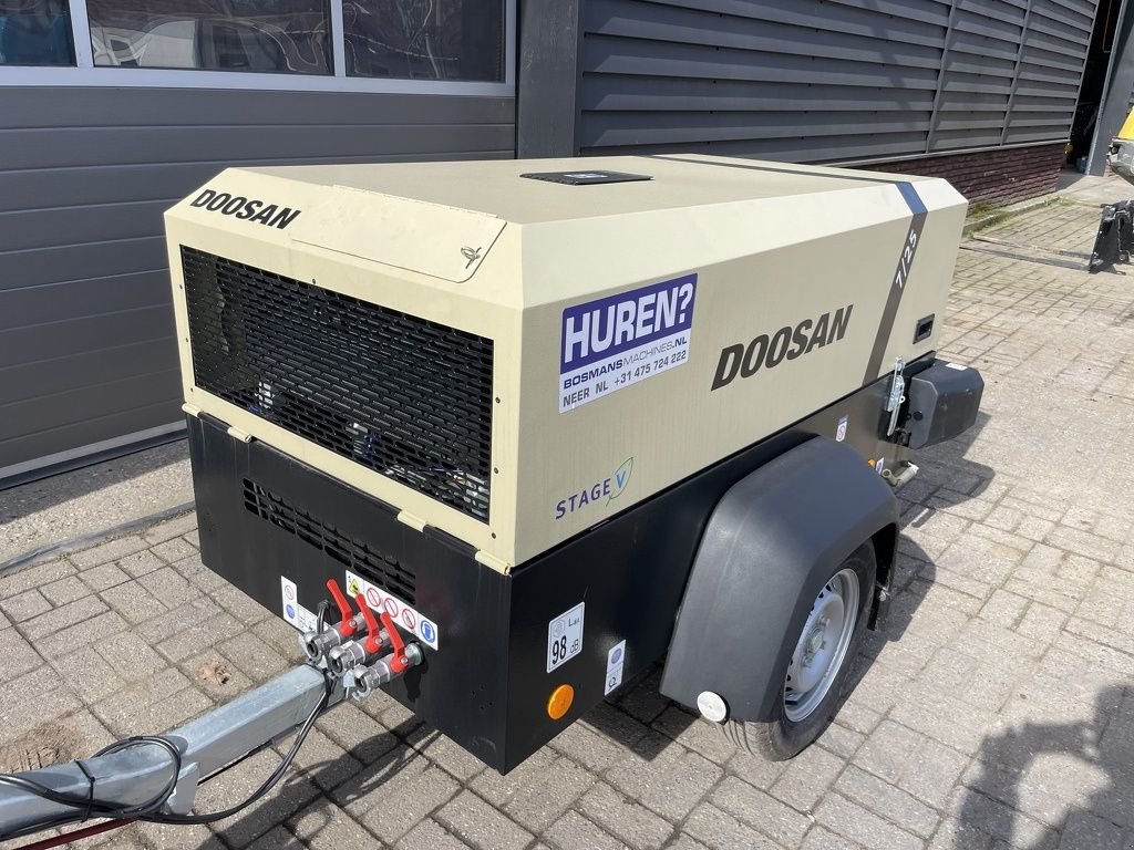 Hof-Kompressor типа Doosan TE HUUR mobiele compressor 2.5 kuub, Gebrauchtmaschine в Neer (Фотография 4)