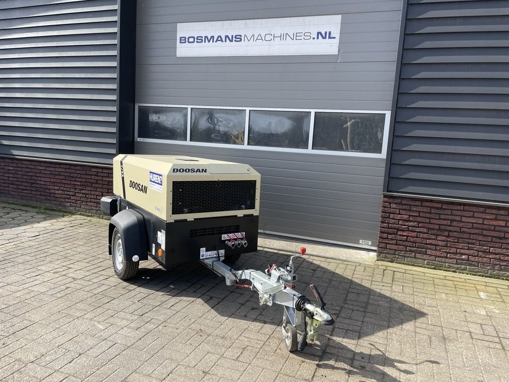 Hof-Kompressor des Typs Doosan TE HUUR mobiele compressor 2.5 kuub, Gebrauchtmaschine in Neer (Bild 11)