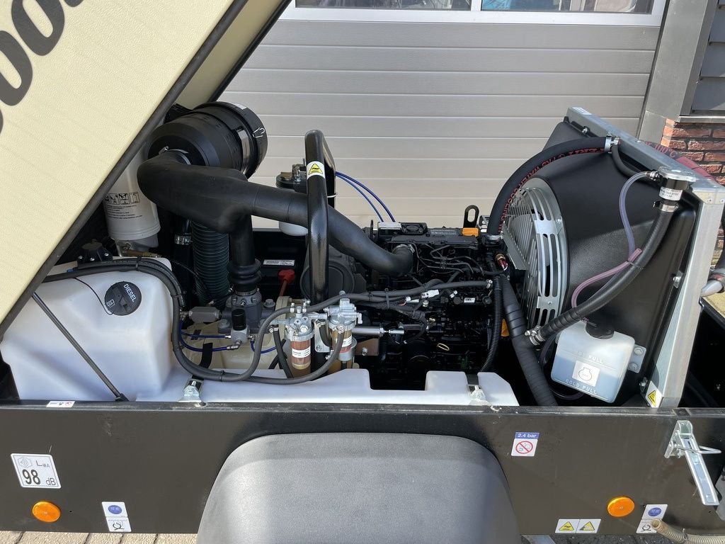 Hof-Kompressor van het type Doosan TE HUUR mobiele compressor 2.5 kuub, Gebrauchtmaschine in Neer (Foto 8)