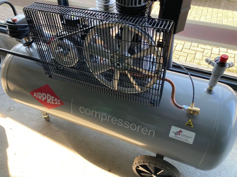 Hof-Kompressor Türe ait Sonstige Airpress HK 600-200 pro, Neumaschine içinde Stolwijk (resim 1)