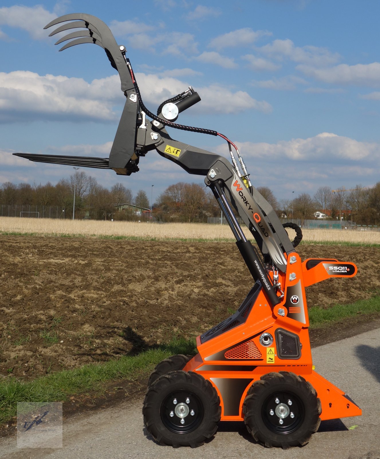 Hoflader of the type Cast Group WorkyQuad SSQ 11 Minilader Hoflader Skidlader Dumper, Neumaschine in Bruckmühl (Picture 3)