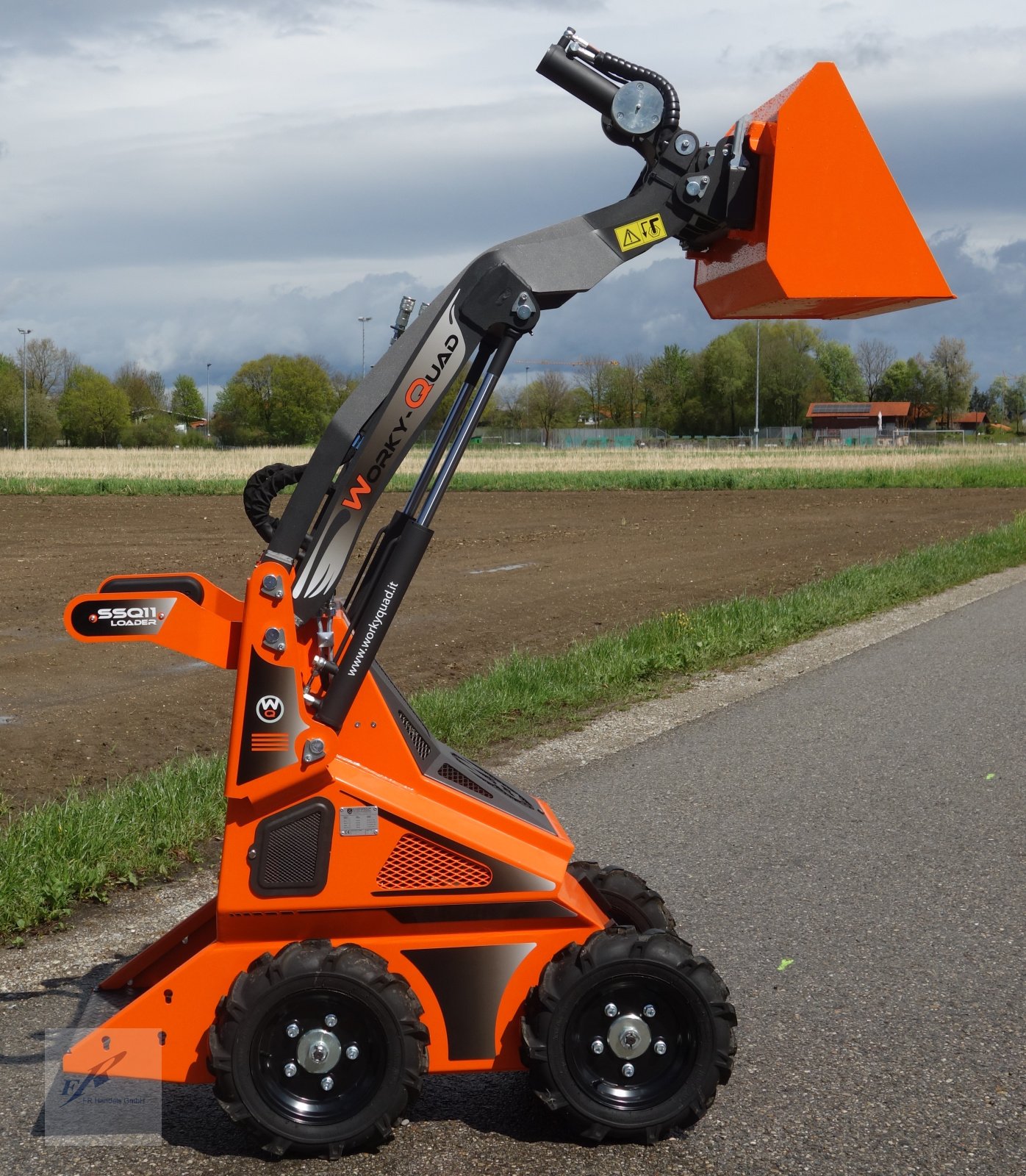 Hoflader des Typs Cast Group WorkyQuad SSQ 11 Minilader Hoflader Skidlader Dumper, Neumaschine in Bruckmühl (Bild 4)