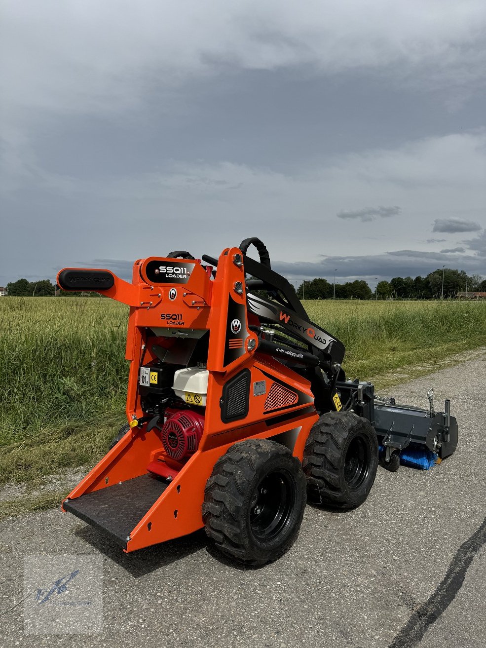 Hoflader des Typs Cast Group WorkyQuad SSQ 11 Minilader Hoflader Skidlader Dumper, Neumaschine in Bruckmühl (Bild 5)