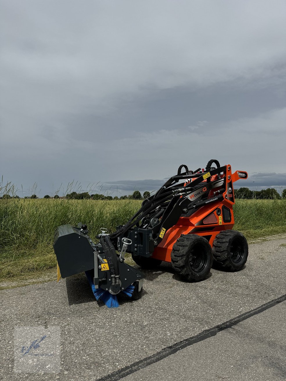 Hoflader van het type Cast Group WorkyQuad SSQ 11 Plus Minilader Dumper Skidlader, Neumaschine in Bruckmühl (Foto 9)