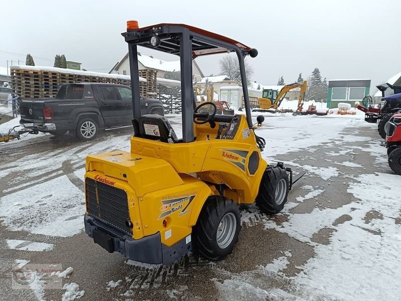 Hoflader za tip Eurotrac T11 Teleskop-Lader mit Avant / Multione Aufnahme, Vorführmaschine u Dimbach (Slika 14)