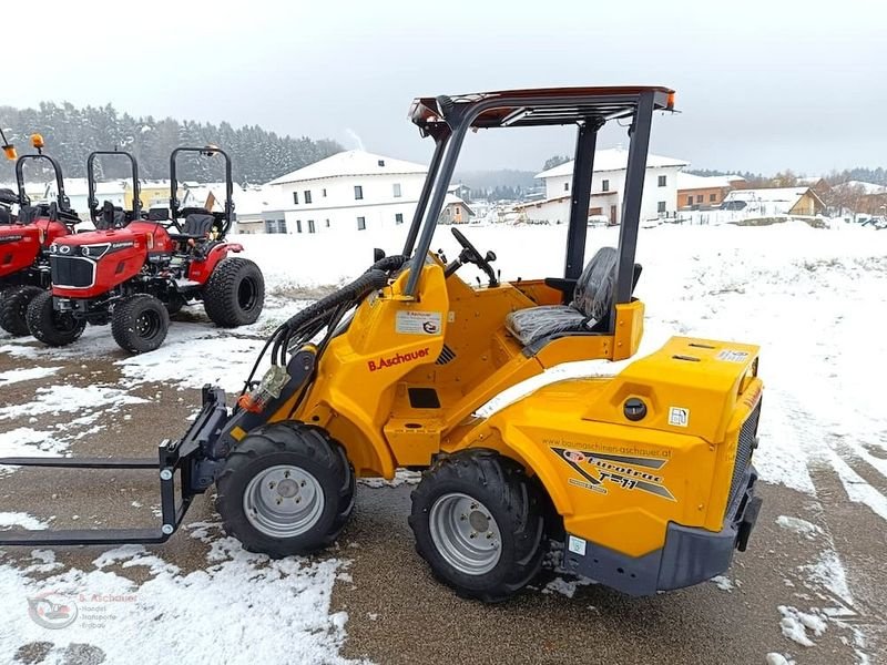 Hoflader typu Eurotrac T11 Teleskop-Lader mit Avant / Multione Aufnahme, Vorführmaschine v Dimbach (Obrázek 20)