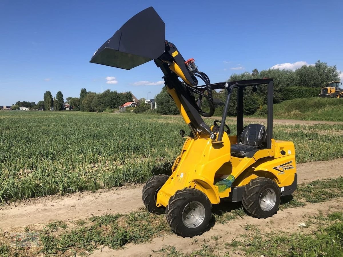 Hoflader typu Eurotrac T11 Teleskop-Lader mit Avant / Multione Aufnahme, Vorführmaschine w Dimbach (Zdjęcie 8)