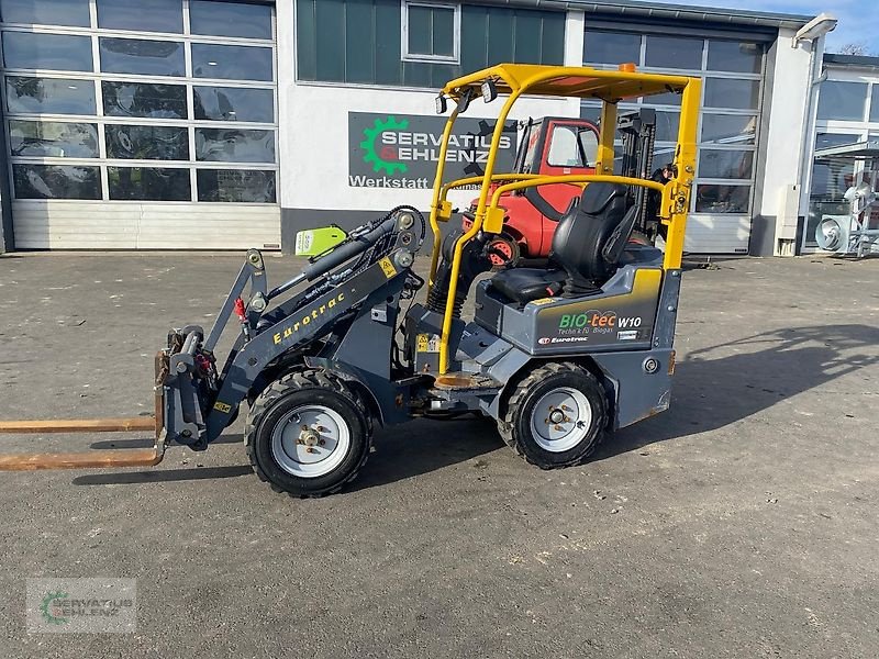 Hoflader typu Eurotrac W 10 Gebrauchter Hoflader mit Anbauwerkzeugen, Gebrauchtmaschine v Prüm-Dausfeld (Obrázek 1)