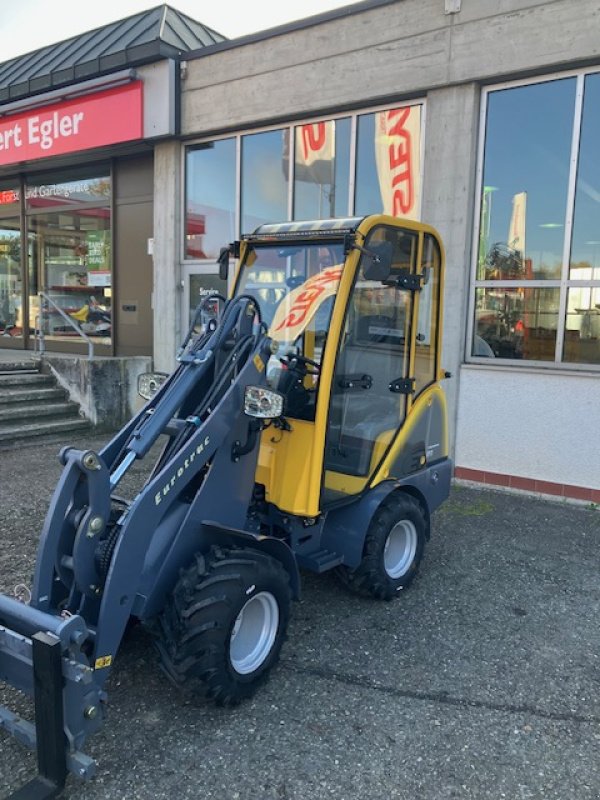 Hoflader van het type Eurotrac W11, Neumaschine in Ostrach (Foto 1)