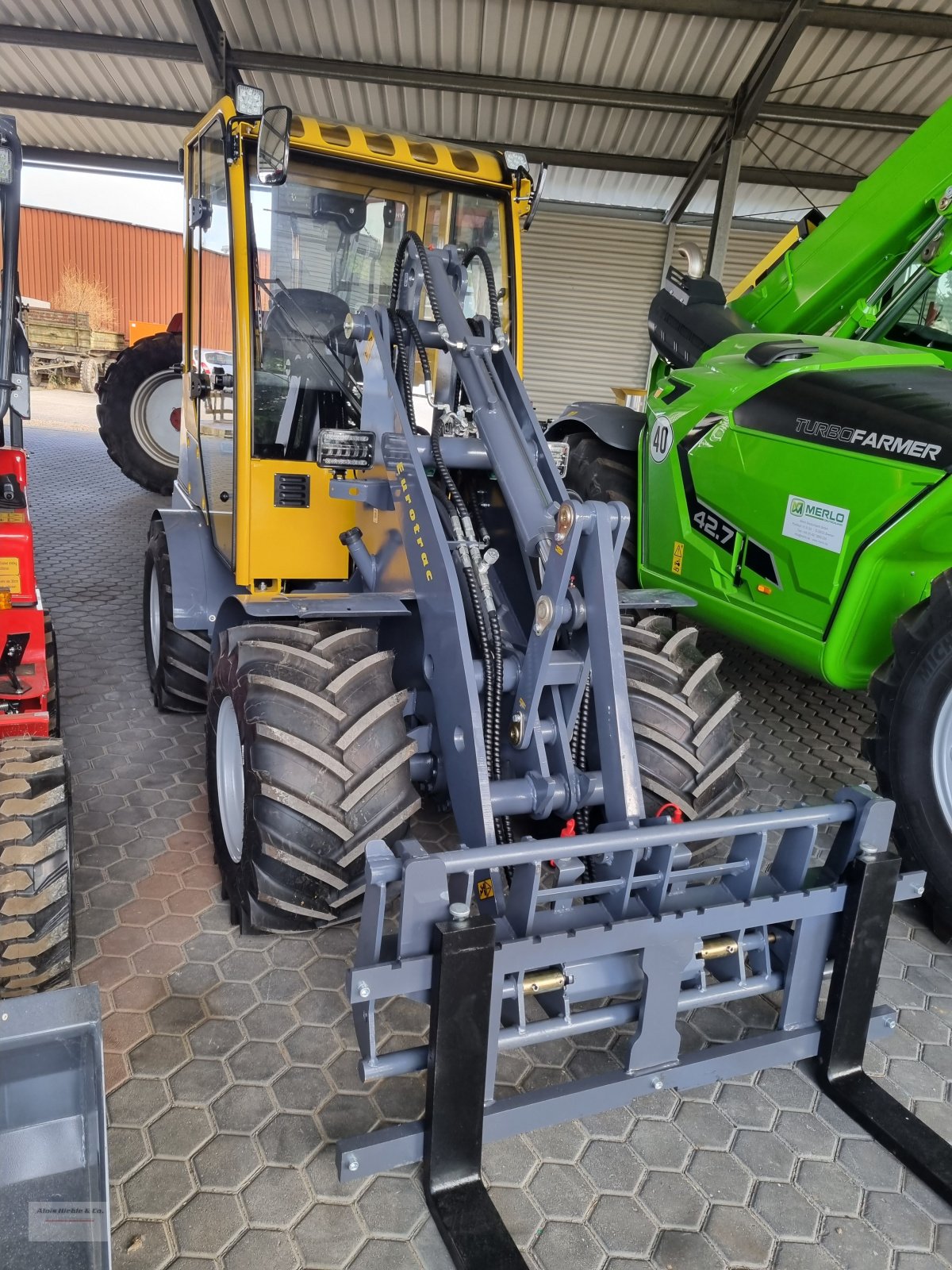 Hoflader of the type Eurotrac W12 CS Vollkabine, Neumaschine in Tapfheim (Picture 2)