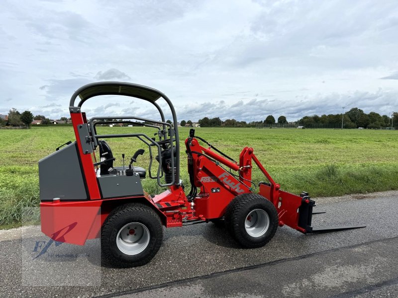 Hoflader du type Fuchs F 853 H, Neumaschine en Bruckmühl