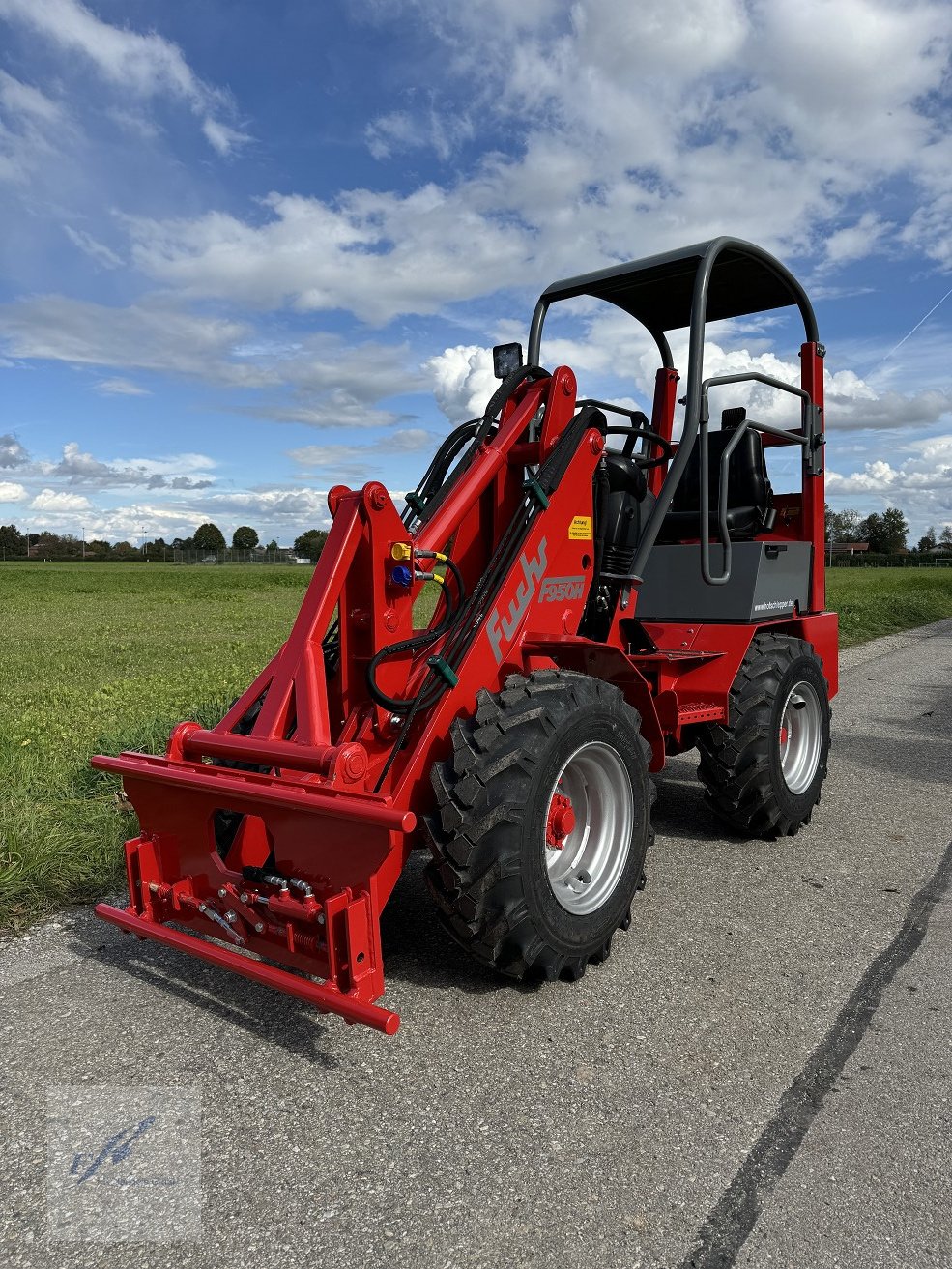 Hoflader des Typs Fuchs F 950 H Kompaktlader, Neumaschine in Bruckmühl (Bild 5)