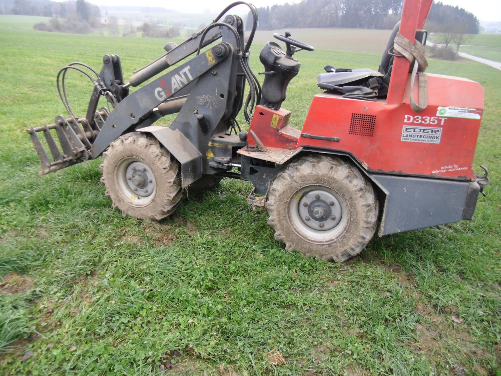 Hoflader del tipo GiANT D335T, Gebrauchtmaschine en Altomünster (Imagen 1)