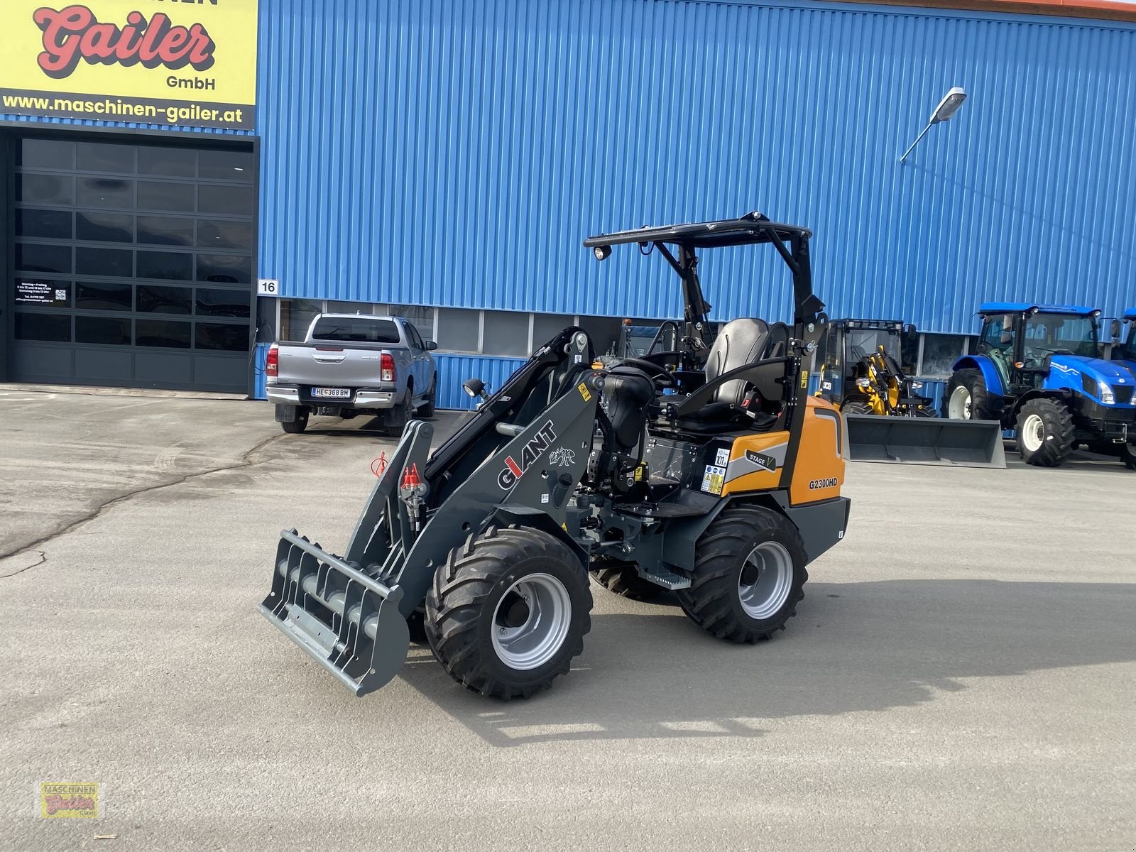 Hoflader типа GiANT G 2300 HD mit abklappbarem Fahrerschutzdach, Neumaschine в Kötschach (Фотография 5)