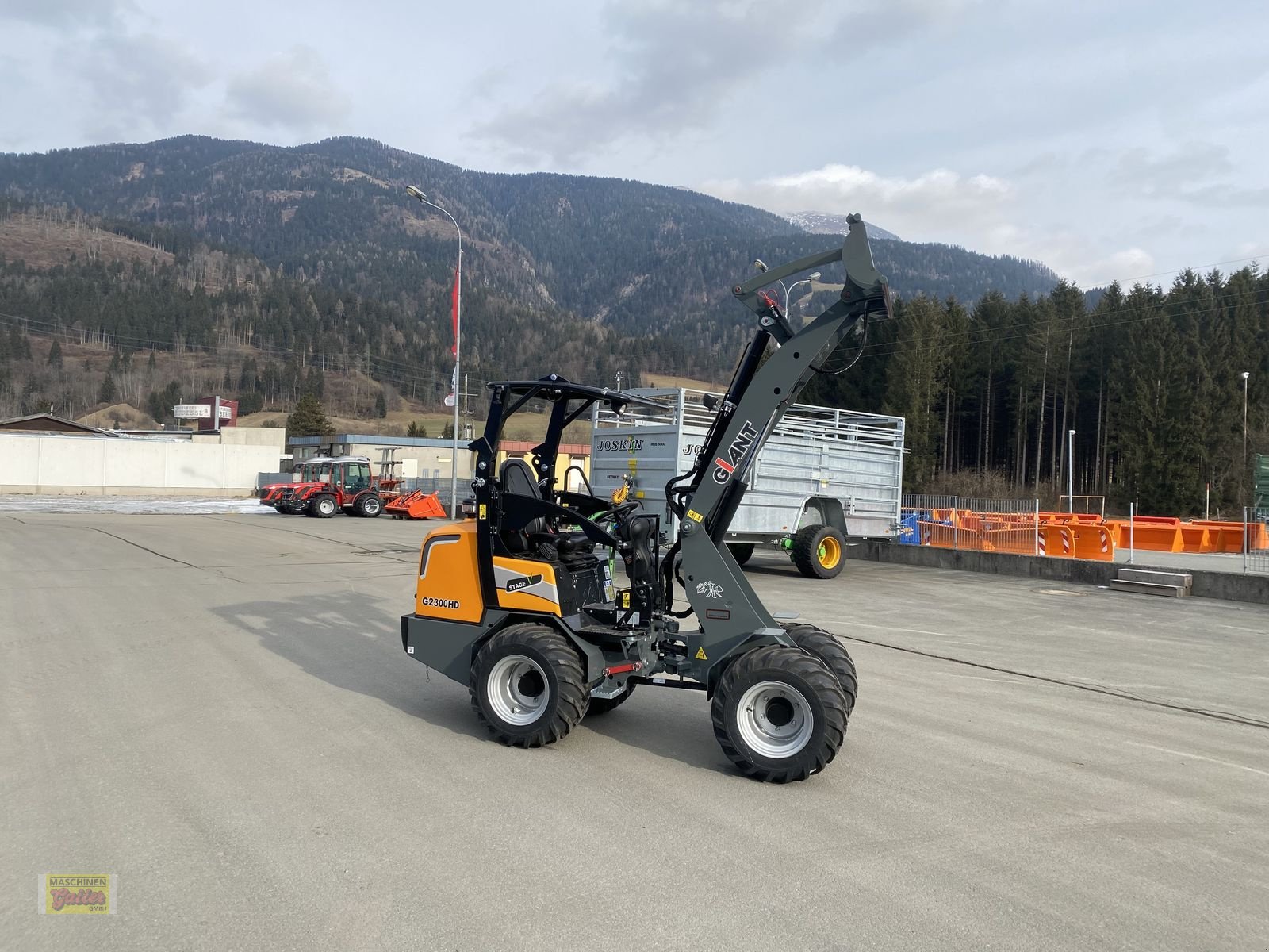 Hoflader типа GiANT G 2300 HD mit abklappbarem Fahrerschutzdach, Neumaschine в Kötschach (Фотография 30)