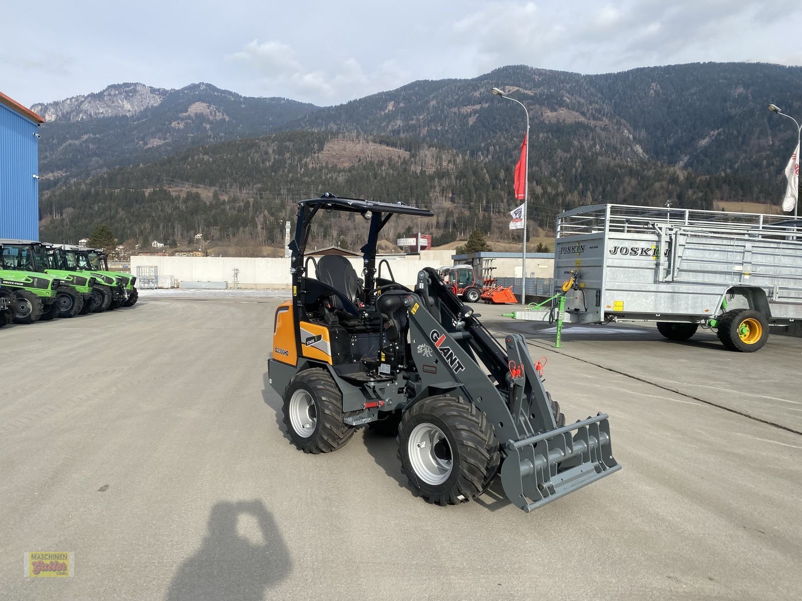 Hoflader типа GiANT G 2300 HD mit abklappbarem Fahrerschutzdach, Neumaschine в Kötschach (Фотография 1)