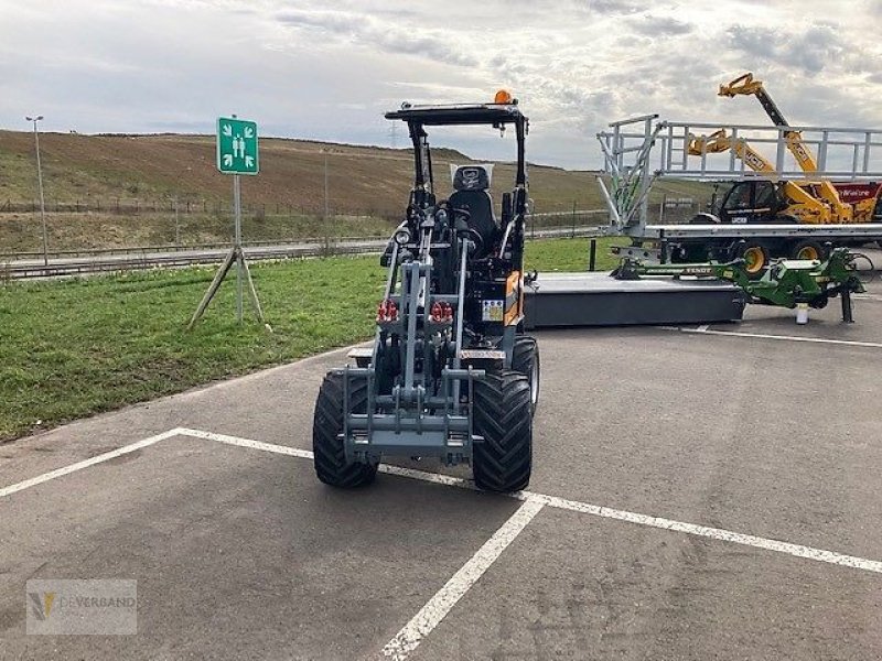 Hoflader of the type GiANT G1500, Neumaschine in Colmar-Berg (Picture 4)