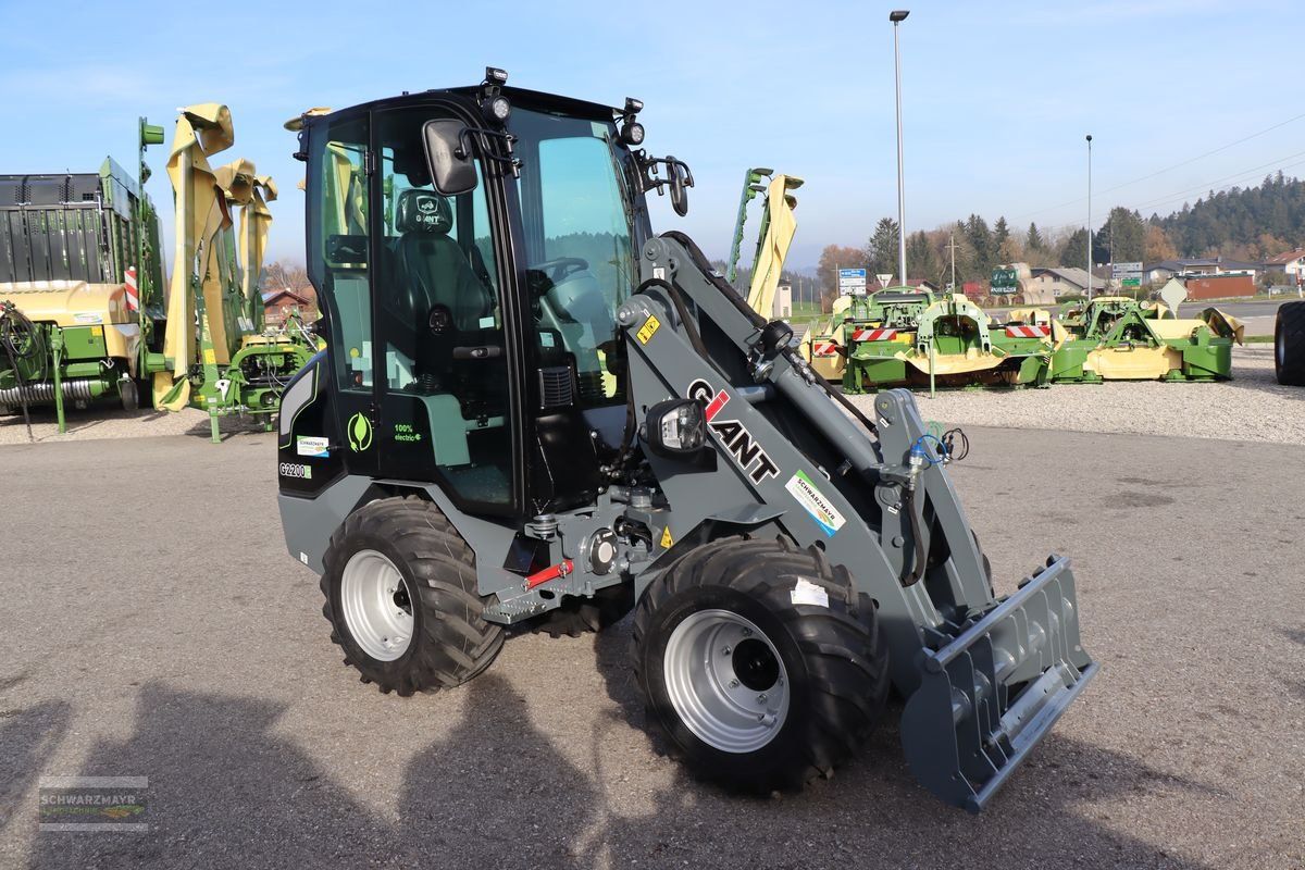 Hoflader van het type GiANT G2200 E Kabine Schwarz, Vorführmaschine in Gampern (Foto 2)