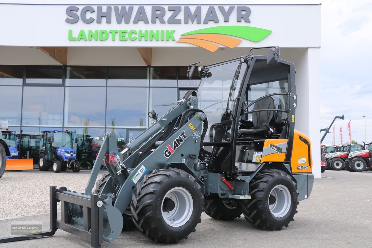 Hoflader du type GiANT G2500 HD, Neumaschine en Gampern (Photo 1)