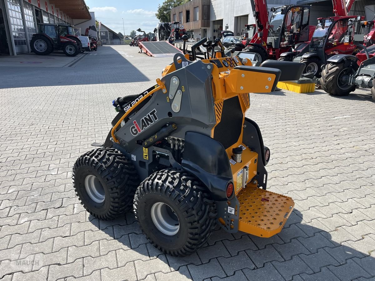 Hoflader typu GiANT SK 202D neuwertig inkl. Schaufel & PG, Gebrauchtmaschine v Burgkirchen (Obrázek 17)