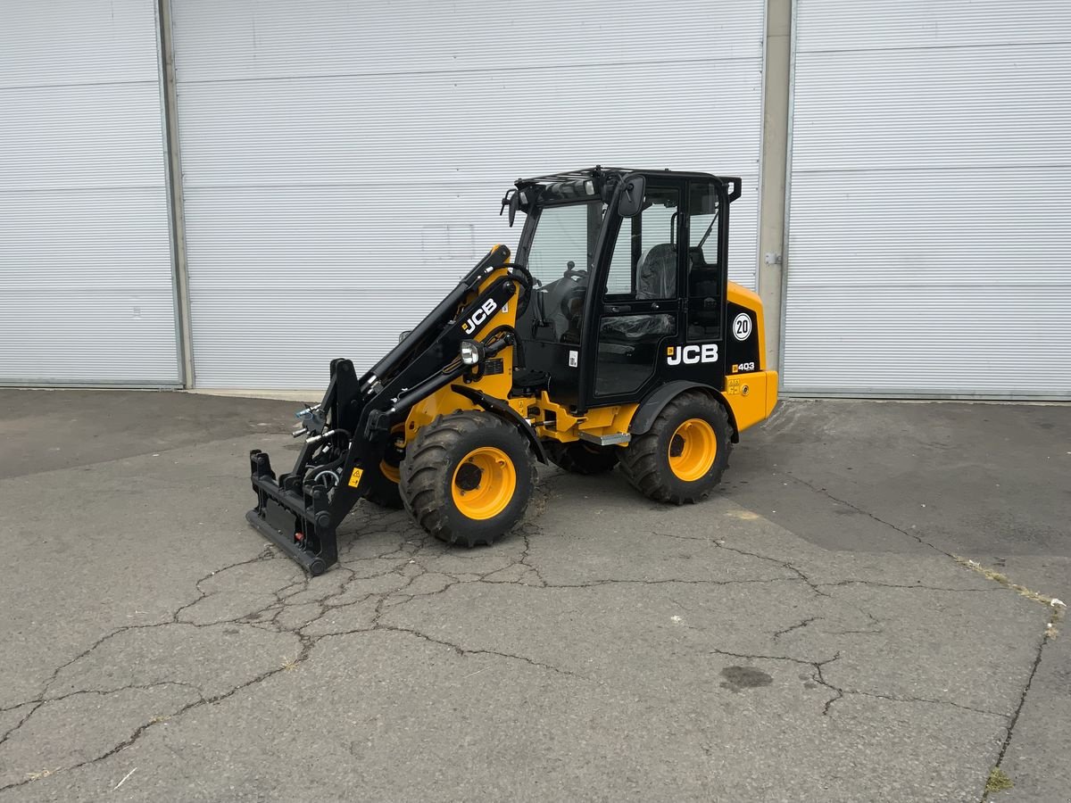 Hoflader of the type JCB 403 Agri, Vorführmaschine in Bad Gleichenberg (Picture 1)