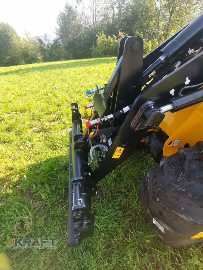 Hoflader of the type JCB 403 Agri, Neumaschine in St. Johann in Tirol (Picture 19)