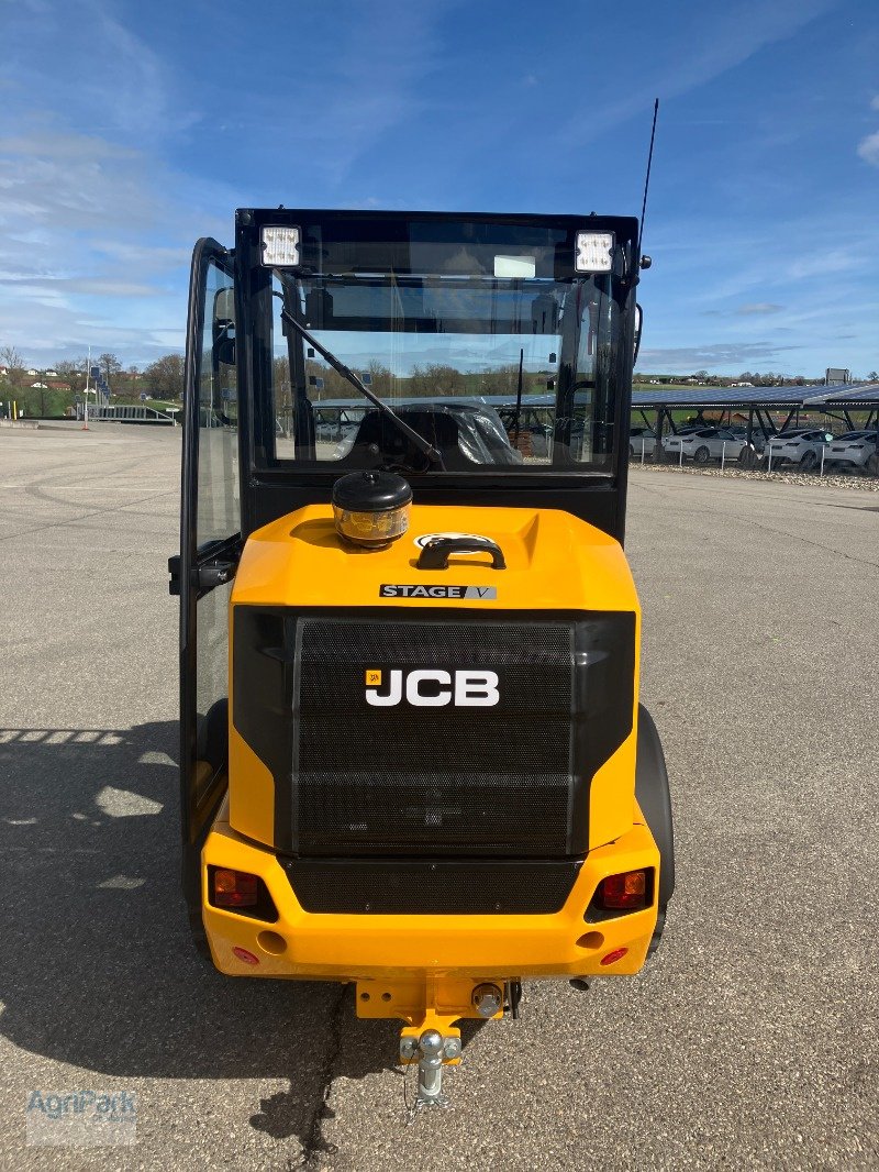 Hoflader des Typs JCB 403Plus Agri, Neumaschine in Kirchdorf (Bild 3)