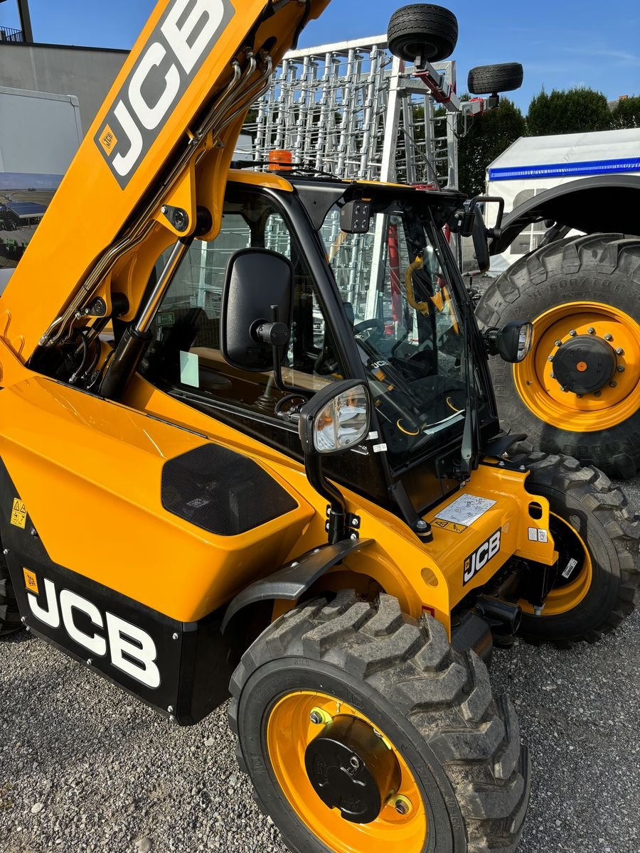 Hoflader des Typs JCB 514.40, Neumaschine in Liebenau (Bild 2)