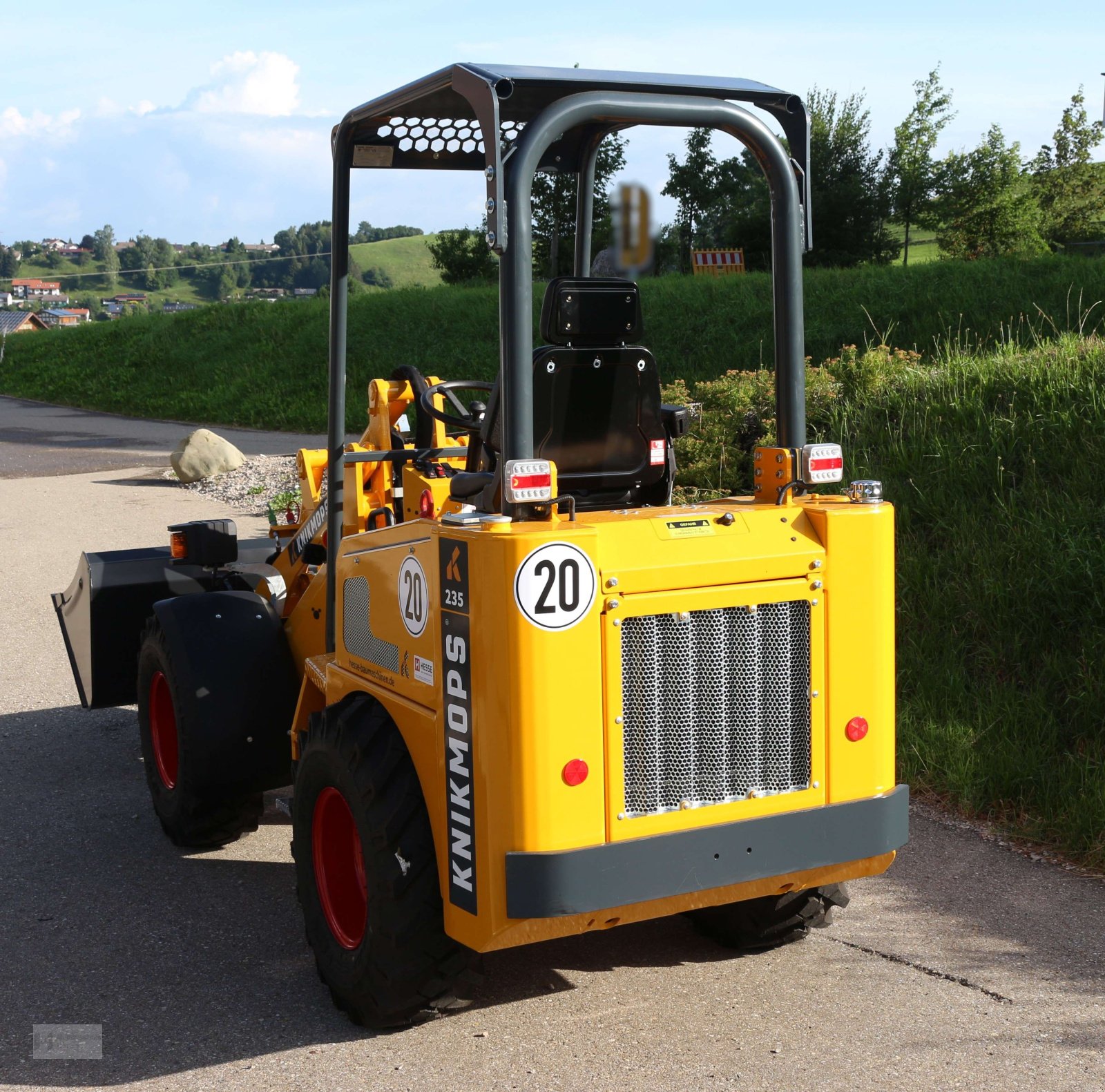 Hoflader van het type Knikmops KM235, Neumaschine in Nesselwang (Foto 3)