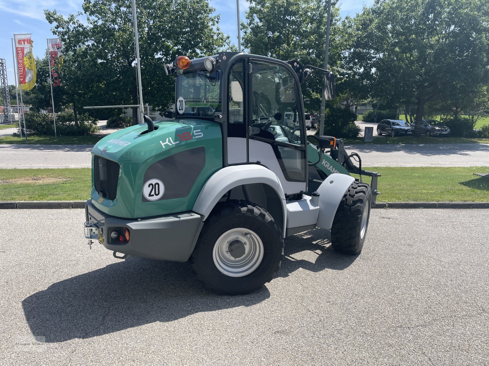 Hoflader des Typs Kramer KL 18.5, Neumaschine in Eggenfelden (Bild 5)