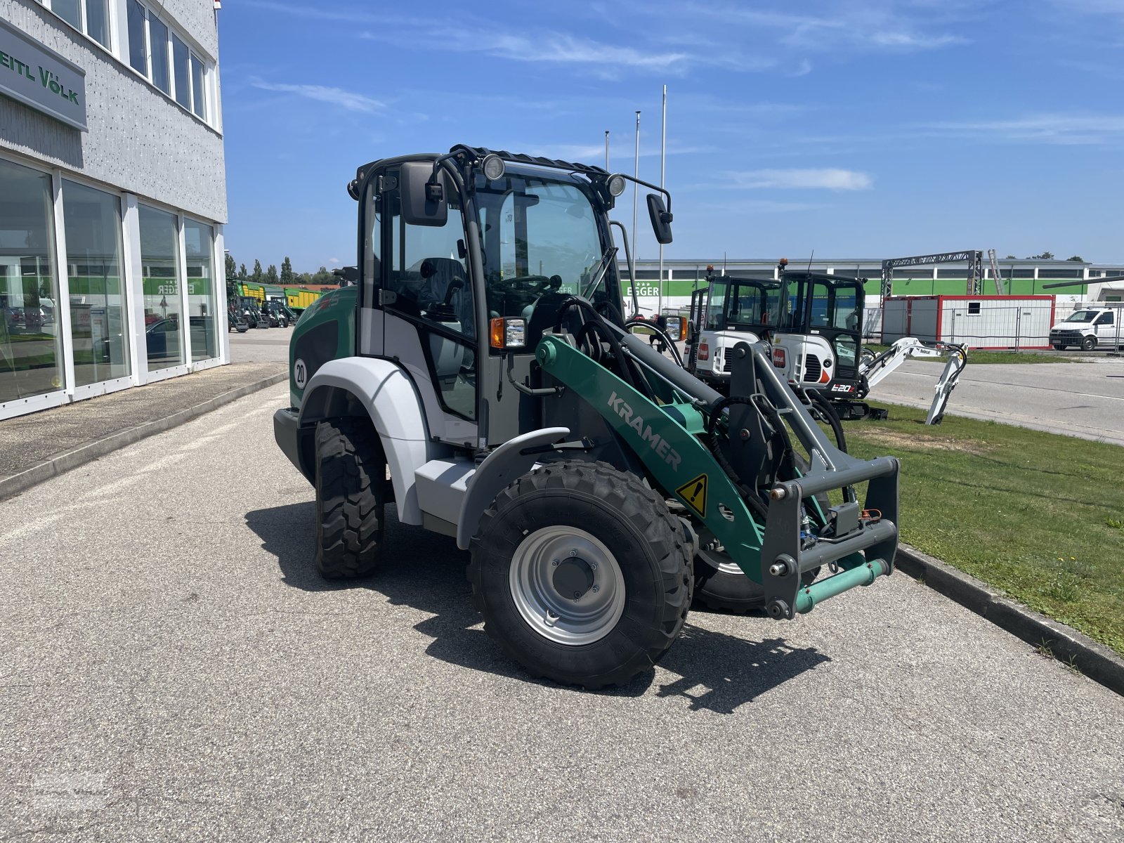 Hoflader des Typs Kramer KL 18.5, Neumaschine in Tettenweis / Karpfham (Bild 3)