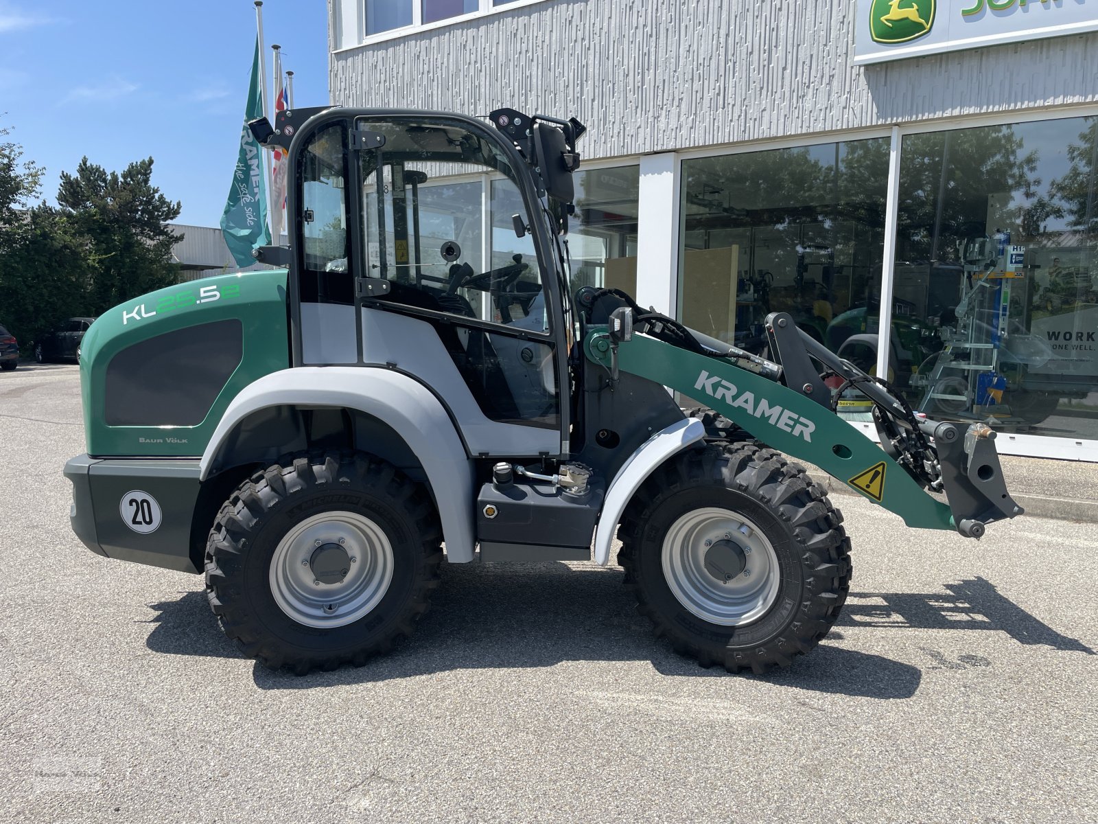 Hoflader van het type Kramer KL 25.5 e, Neumaschine in Eggenfelden (Foto 18)