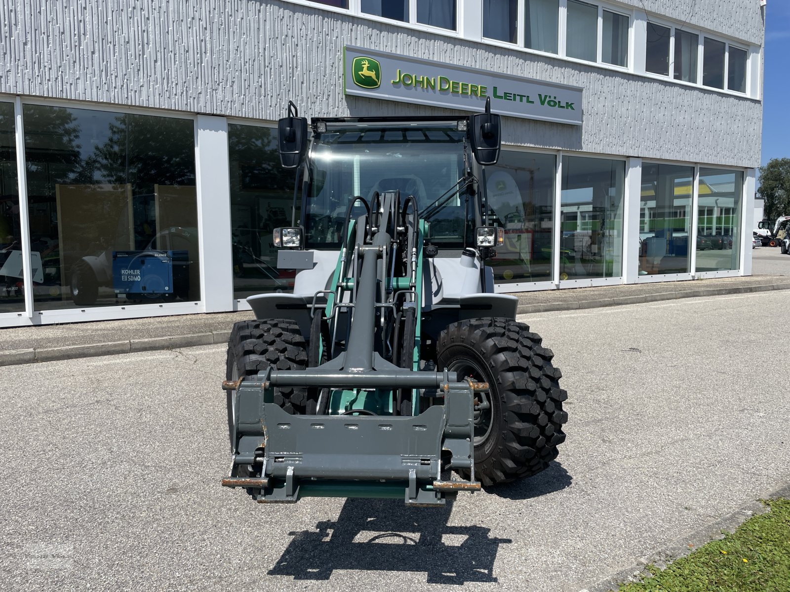 Hoflader des Typs Kramer KL 37.8, Neumaschine in Eggenfelden (Bild 3)