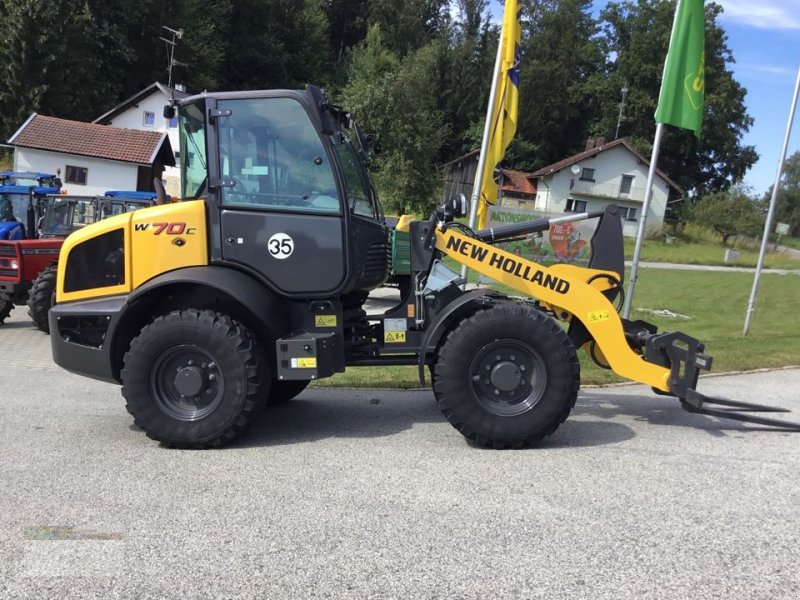 Hoflader del tipo New Holland Hoflader W70C, Neumaschine en Fürsteneck