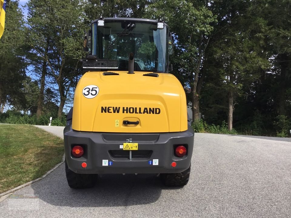 Hoflader of the type New Holland Hoflader W70C, Neumaschine in Fürsteneck (Picture 2)