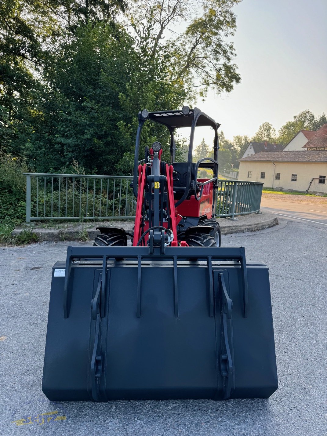 Hoflader van het type Schäffer 2028-2, Neumaschine in Lindenfels-Glattbach (Foto 2)