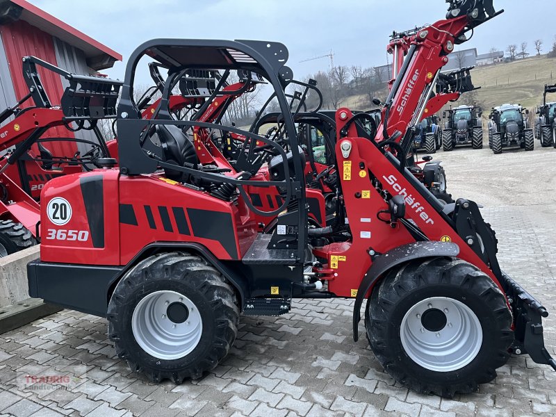 Hoflader van het type Schäffer 3650, Neumaschine in Mainburg/Wambach (Foto 1)