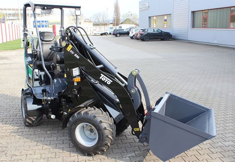 Hoflader van het type Toyo 826-III ROPS, Neumaschine in Tännesberg (Foto 3)