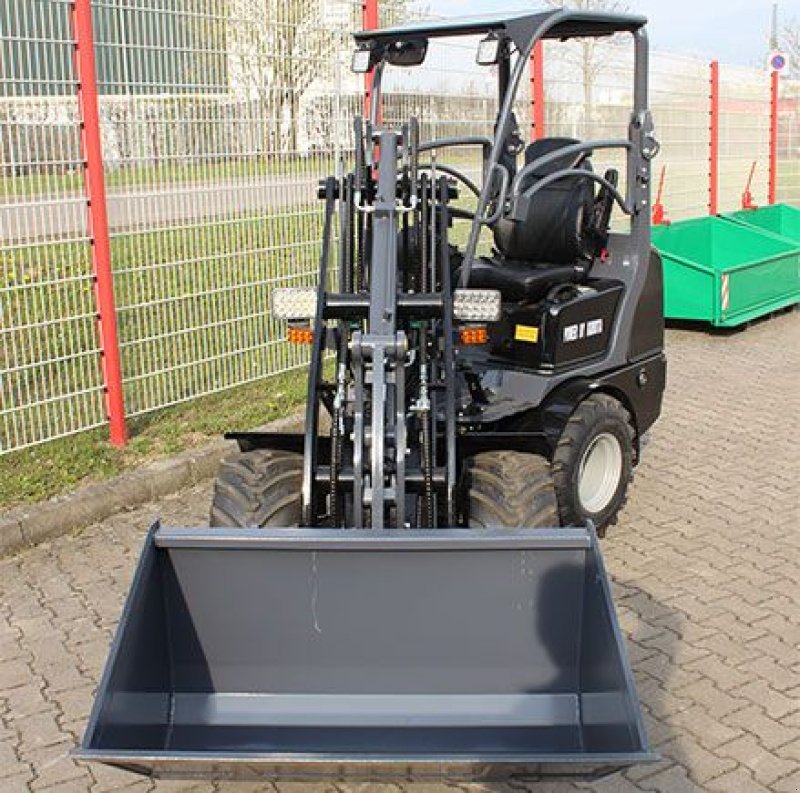 Hoflader del tipo Toyo 826-III ROPS, Neumaschine en Tännesberg (Imagen 5)