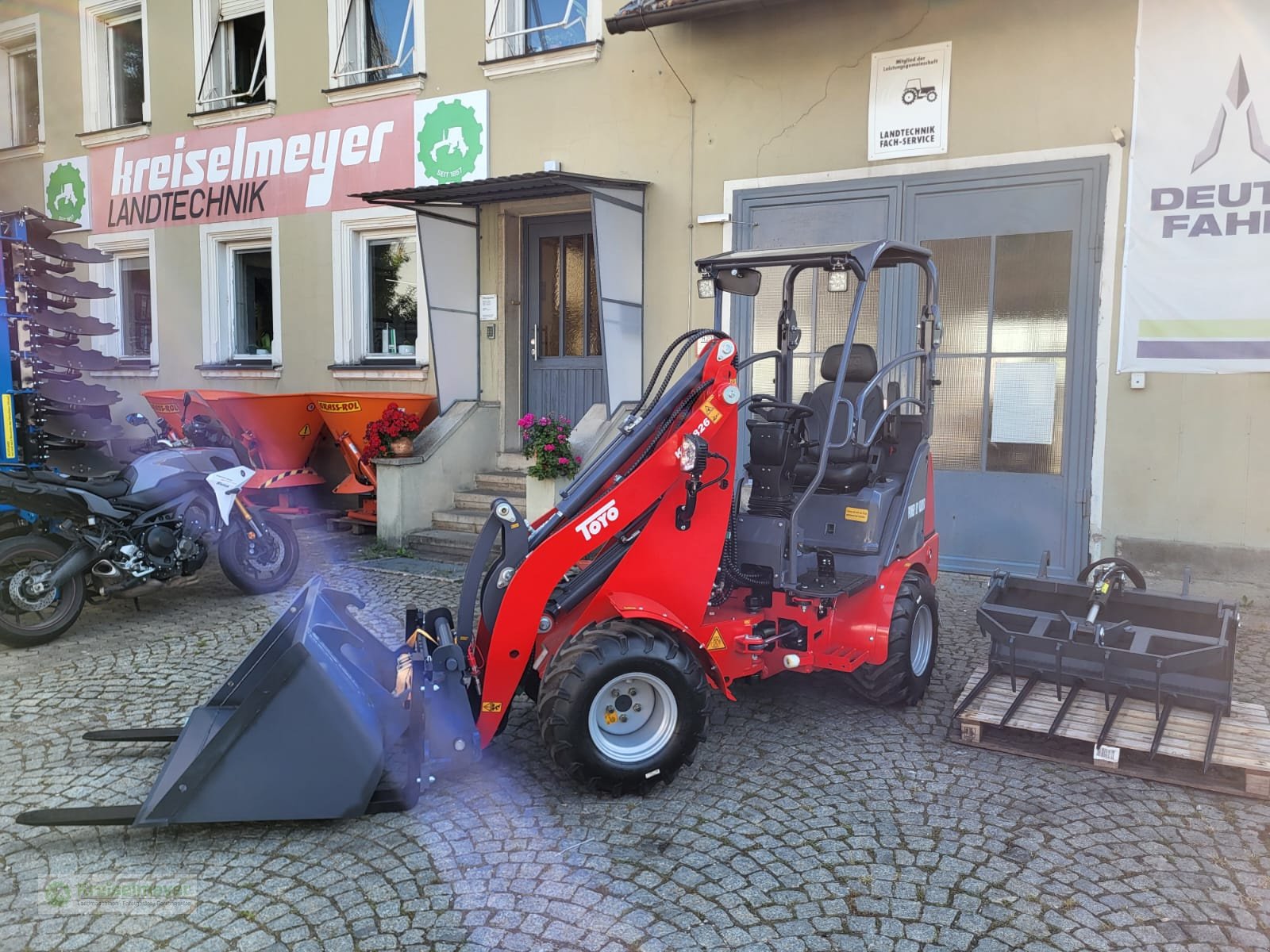 Hoflader от тип Toyo KU 826-III Bügel Kubota Stage V + Werkzeug AKTION + Krokodilgebiss NEU, Neumaschine в Feuchtwangen (Снимка 2)