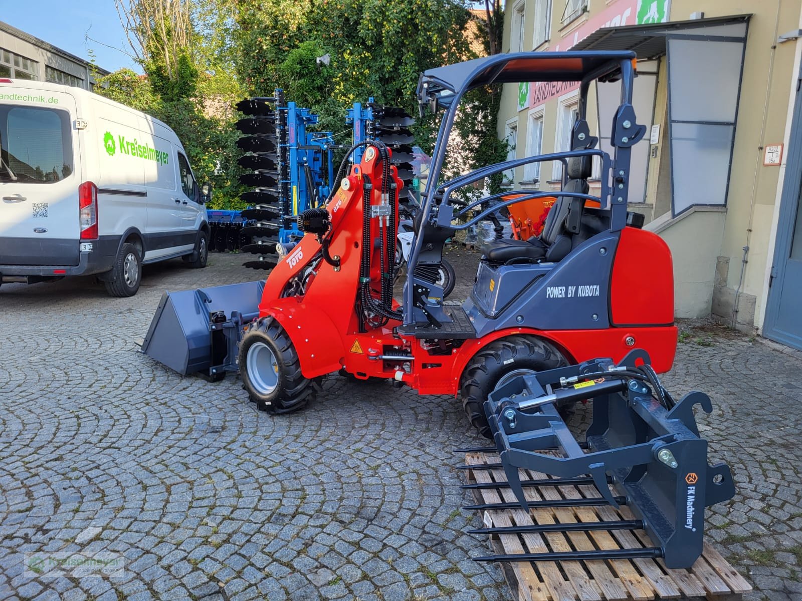 Hoflader del tipo Toyo KU 826-III Bügel Kubota Stage V + Werkzeug AKTION + Krokodilgebiss NEU, Neumaschine In Feuchtwangen (Immagine 3)