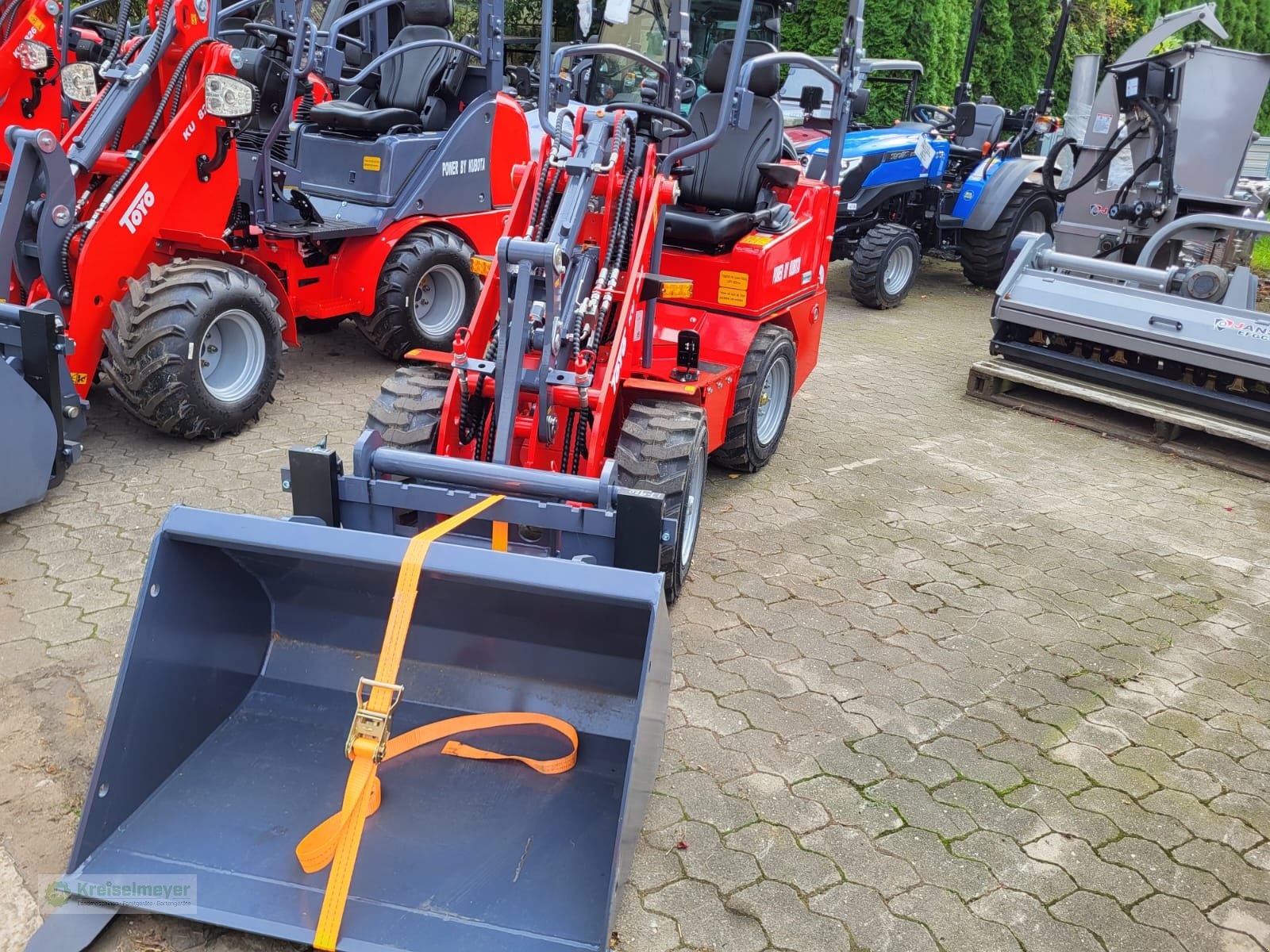 Hoflader des Typs Toyo Mini 522-II Bügel Stage V Kubota + Werkzeugaktion Schaufel + Palettengabel + Schneeschild kostenlos NEU, Neumaschine in Feuchtwangen (Bild 2)