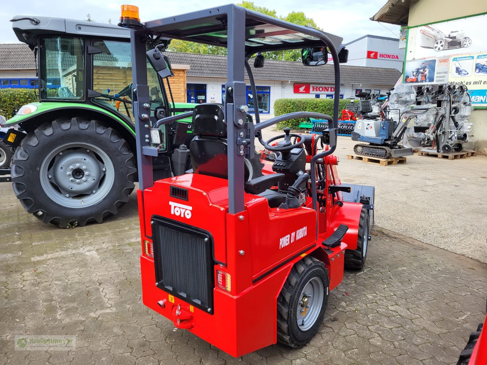 Hoflader des Typs Toyo Mini 522-II Bügel Stage V Kubota + Werkzeugaktion Schaufel + Palettengabel + Schneeschild kostenlos NEU, Neumaschine in Feuchtwangen (Bild 7)