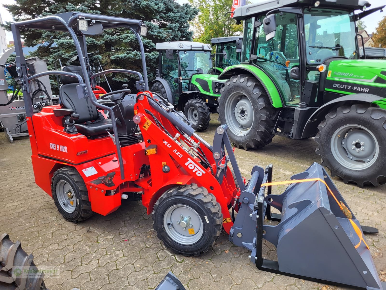 Hoflader des Typs Toyo Mini 522-II Bügel Stage V Kubota + Werkzeugaktion Schaufel + Palettengabel + Schneeschild kostenlos NEU, Neumaschine in Feuchtwangen (Bild 8)